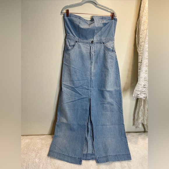 Free People Picture Perfect Strapless Tube Denim Midi Dress 10 - Picture 4 of 7